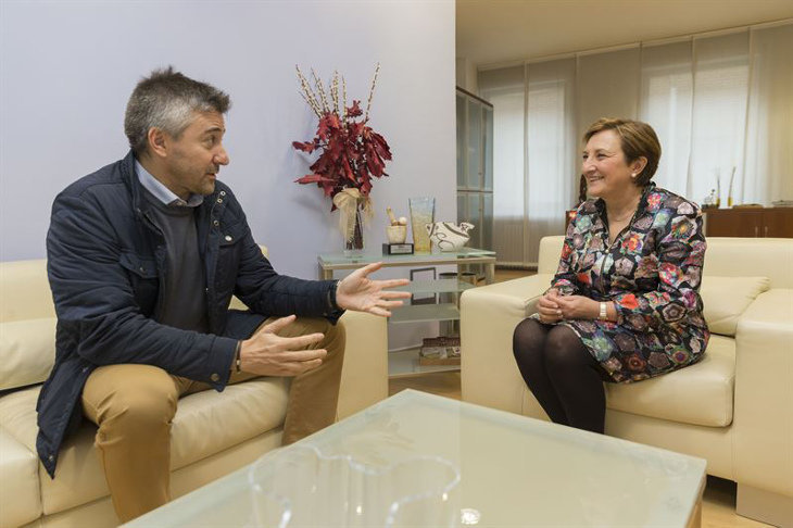 El Director de las Fundación, Santiago García, se ha reunido con la consejera de Sanidad, María Luisa Real