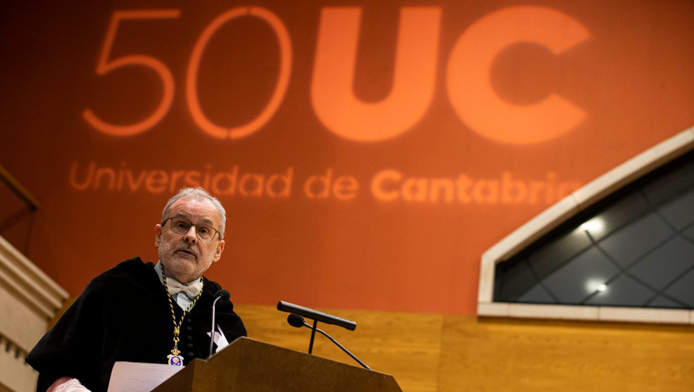 El rector de la UC, Ángel Pazos, durante el acto de Santo Tomas de Aquino