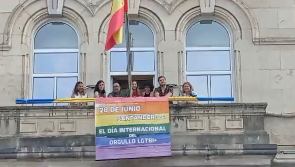 Bandera LGTBI en el Ayuntamiento de Santander