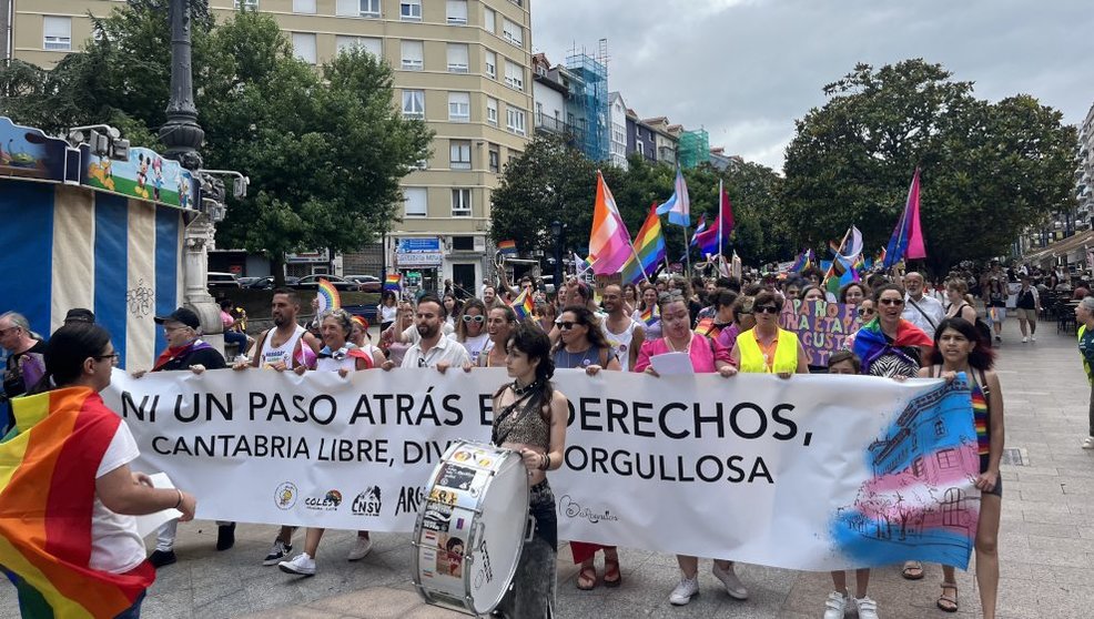 Manifestación Orgullo LGTBIQ+ en Santander  