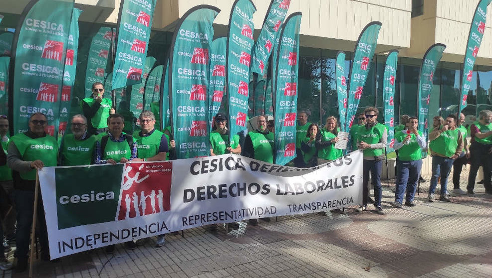 Cesica anuncia una concentración de trabajadores de Unicaja Banco por el "desfase salarial" de la plantilla