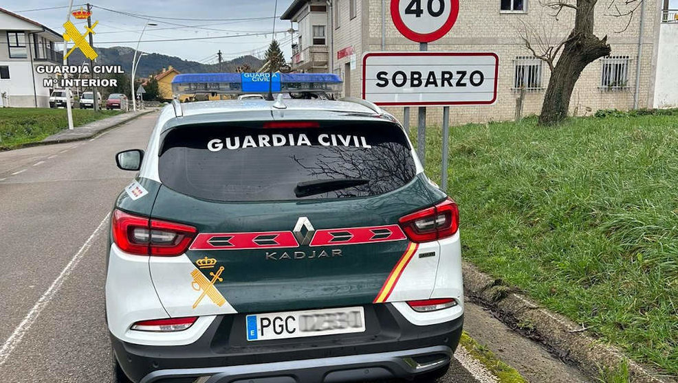 Vehículo de la Guardia Civil en Sobarzo