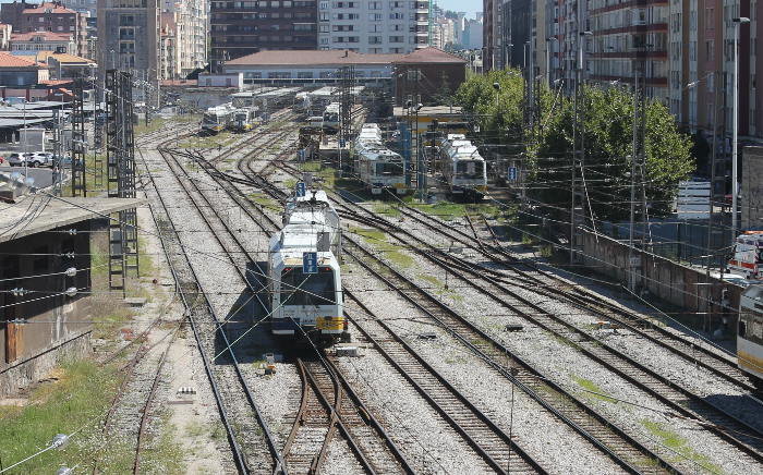 La conexión por tren entre Santander y Oviedo se ha interrumpido por una incidencia