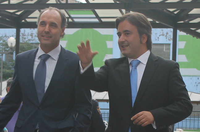 El presidente del PP, Ignacio Diego, y el exalcalde de Camargo, Diego Movellán