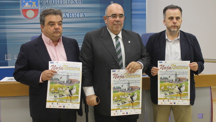 El alcalde de Noja, Miguel Ángel Ruiz Lavín, el consejero de Medio Rural, Jesús Oria, y el director general de Medio Natural, Antonio Lucio