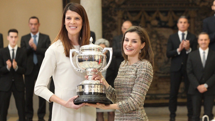 Ruth Beitia ha recibido el Premio Nacional del Deporte de manos de la Reina Letizia
