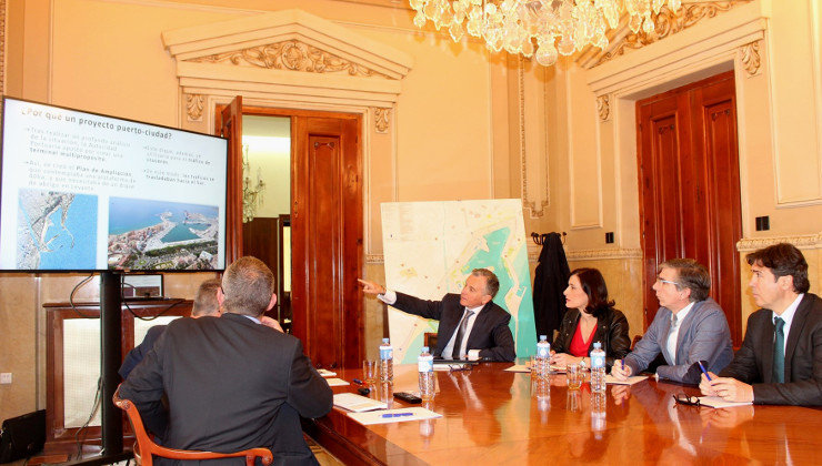 Santander y Málaga han compartido experiencias en la integración del puerto con la ciudad