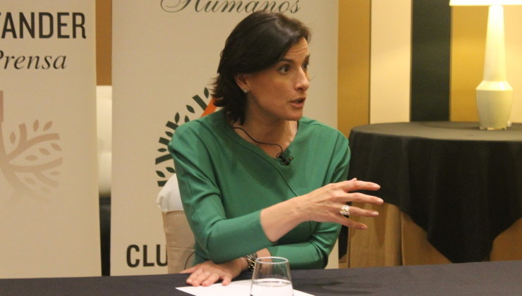 La alcaldesa de Santander, Gema Igual, durante la entrevista en el Club de Prensa Pick
