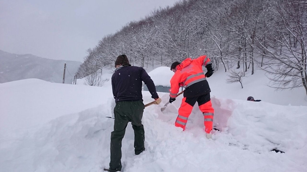 El 112 retirando nieve


El Gobierno de Cantabria activa la fase de preemergencia del PLATERCANT



  (Foto de ARCHIVO)



06/02/2015