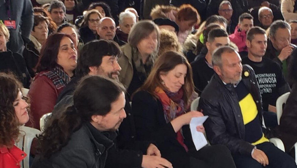 El líder de Podemos, Pablo Iglesias, y el presidente de CAJU y AMA, Antonio Vilela, durante el acto