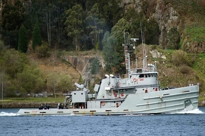 a Armada abre el público de Santander el remolcador Mahón con motivo de la Semana de las Fuerzas Armadas