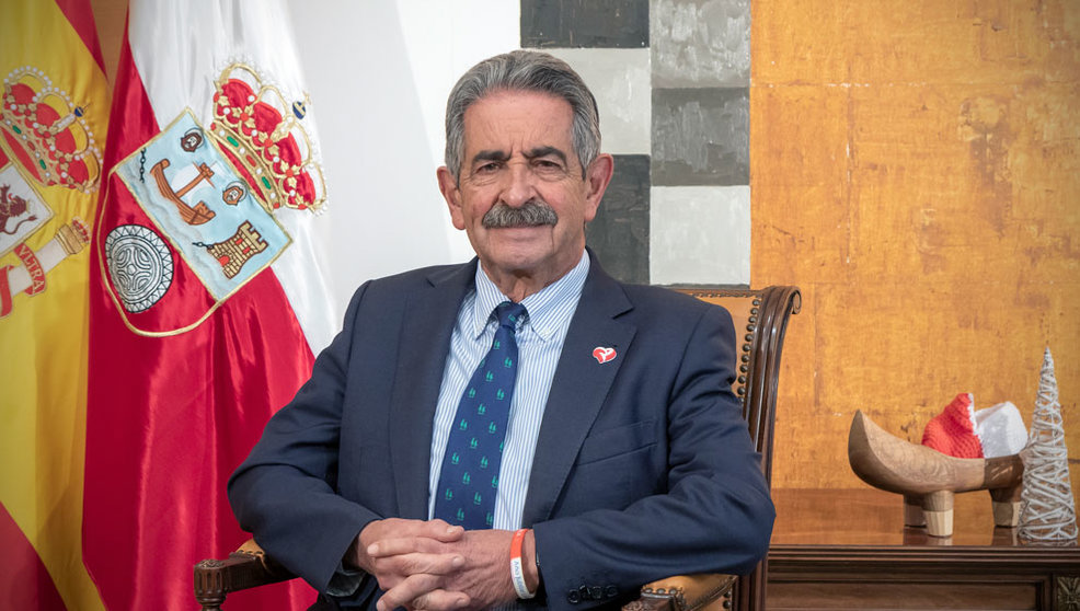 El presidente de Cantabria, Miguel Ángel Revilla, durante su discurso de Navidad