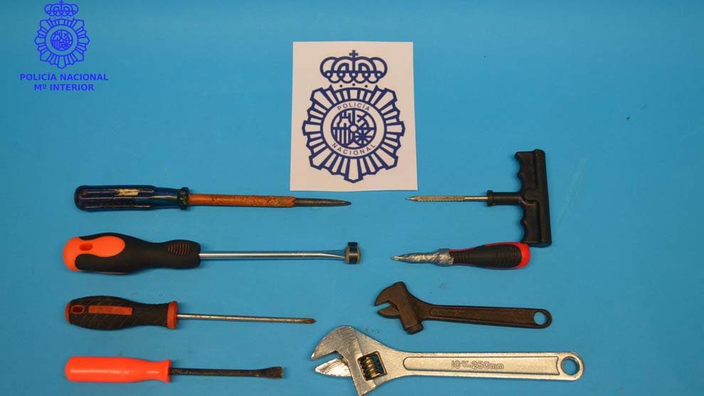 Herramientas usadas en el robo a comercios del Barrio Tetuán de Santander