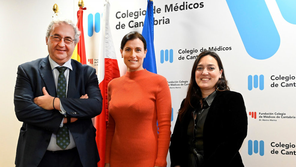 La alcaldesa de Santander, Gema Igual, concede la medalla de oro de la ciudad al Colegio de Médicos de Cantabria