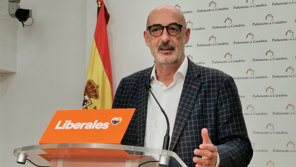 El líder de Cs en Cantabria y portavoz de la formanción naranja en el Parlamento regional, Félix Álvarez