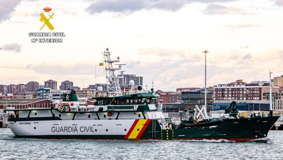 El buque oceánico 'Río Miño de la Guardia Civil en Santander