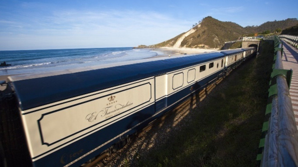 El tren turístico Transcantábrico cumple 40 años