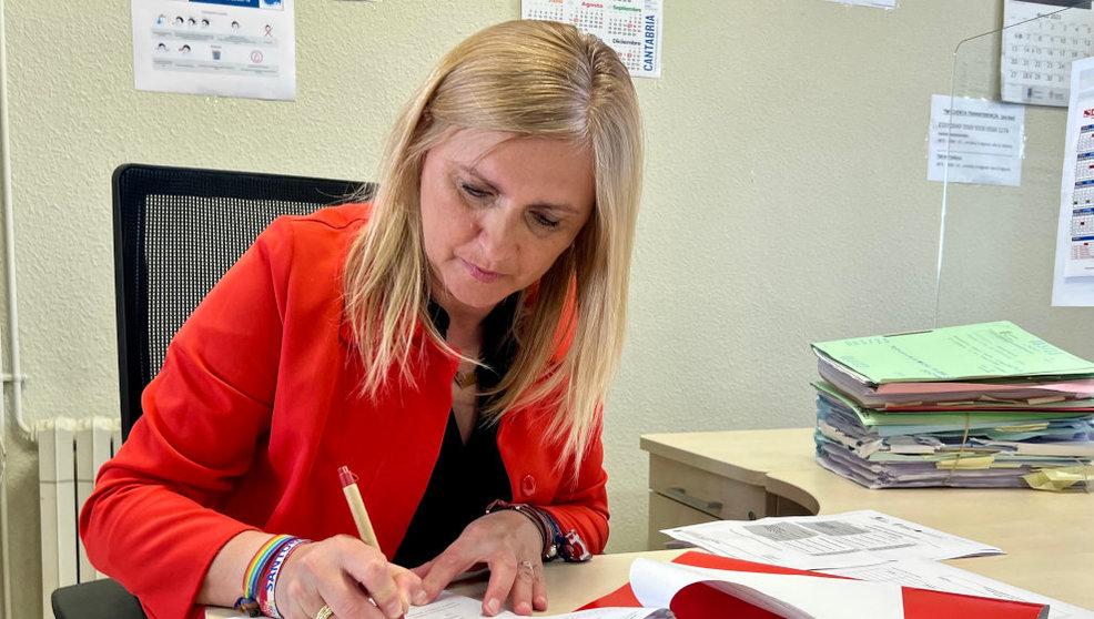 La secretaria de Organización del PSOE de Cantabria, Noelia Cobo, registra ante la Junta Electoral la candidatura autonómica del partido para las elecciones del 28 de mayo