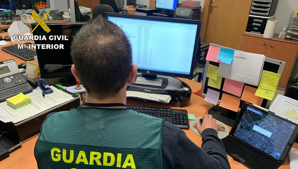 La Guardia Civil trabajando contra las estafas por internet