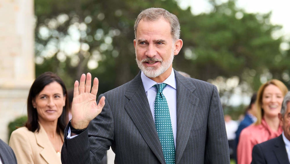 El Rey Felipe VI saluda a su llegada a un acto en Santander


FOTO: Juan Manuel Serrano Arce