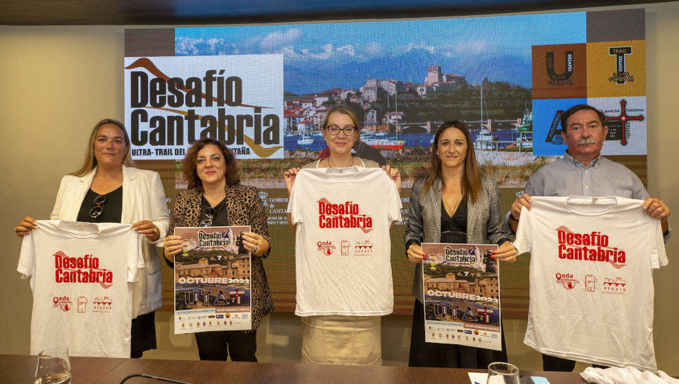 La consejera de Cultura, Turismo y Deporte, Eva Guillermina Fernández, presenta la carrera Ultra Trail Desafío Cantabria