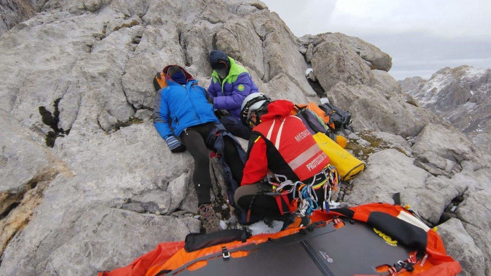 Rescatado en helicóptero un montañero que se rompió la cadera en Pico Tesorero, próximo a Cabaña Verónica