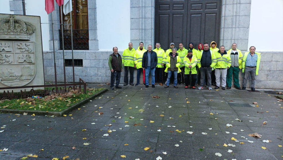 Huelga de los trabajadores del servicio de basuras de Santoña