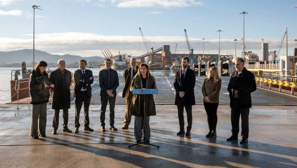 La presidenta del Gobierno de Cantabria, María José Sáenz de Buruaga, y el presidente de la Autoridad Portuaria de Santander, César Díaz, presentan el Fondo Europeo de Adaptación al Brexit