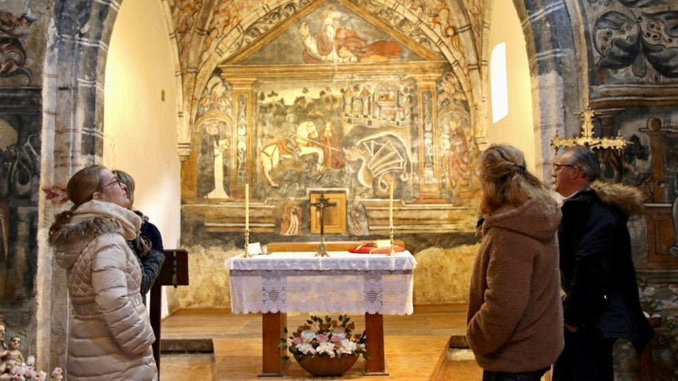 La consejera de Cultura, Turismo y Deporte, Eva Guillermina Fernández, inaugura la restauración de las pinturas murales de la capilla del Carmen