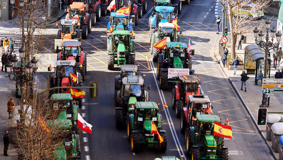 Tractores en una marcha anterior por Santander