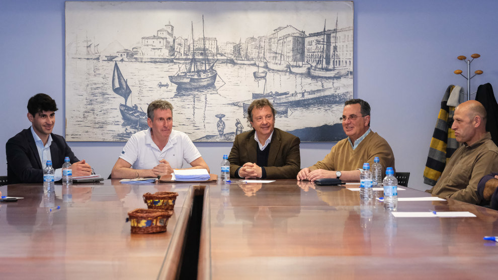 El consejero de Desarrollo Rural, Ganadería, Pesca y Alimentación, Pablo Palencia, se reúne con la Federación de Cofradías de Pescadores de Cantabria