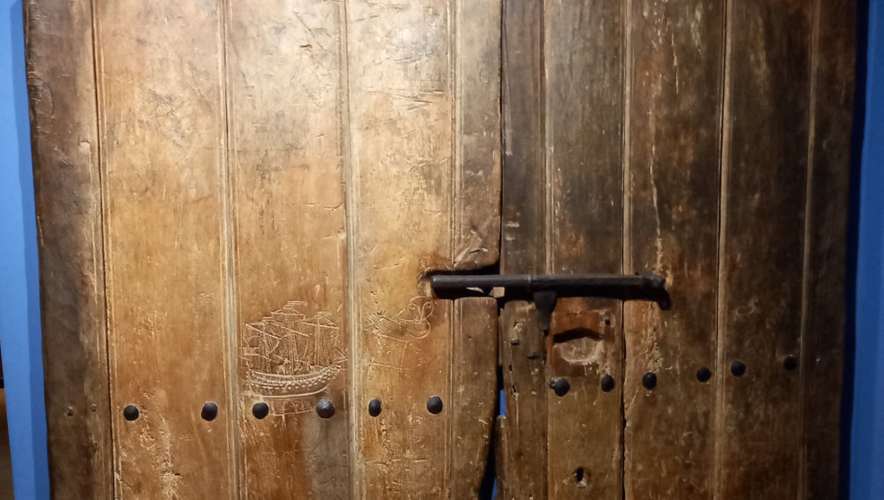 La puerta de Bielva, del navío 'El Montañés'
