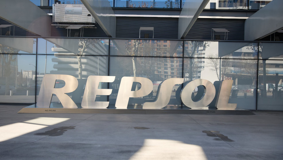 Fachada de la sede de Repsol