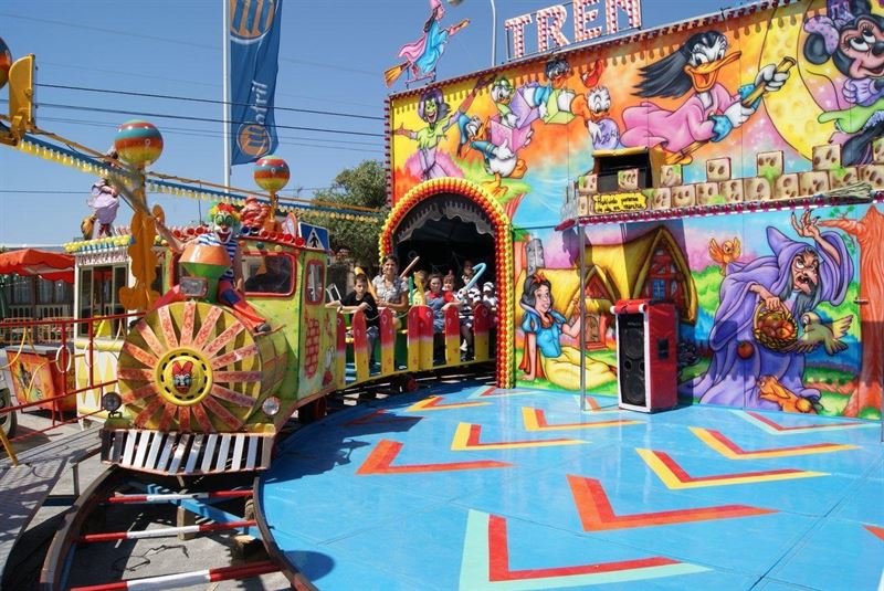 Atracciones infantiles y X Feria del Stock en Laredo
